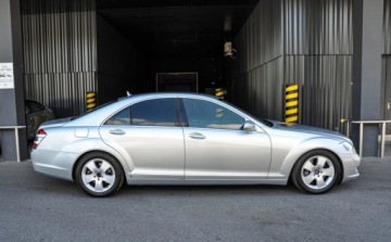 Mercedes Klasa S W221 Limuzyna 5.5 V8 (500) 388KM 2006 Mercedes-Benz Klasa S 5,5V8 (388KM) 5.5 Benzyna 388KM, zdjęcie 4