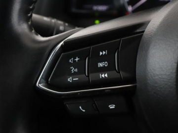 Mazda 3 III Hatchback Facelifting 2.0 SKYACTIV-G 120KM 2017 Mazda 3 klima auto navi grzane fotele kamera i, zdjęcie 29