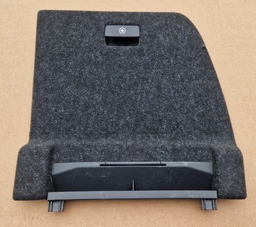 ZAŚLEPKA BAGAŻNIKA SKODA SUPERB III KOMBI 3V9868886B PRAWA