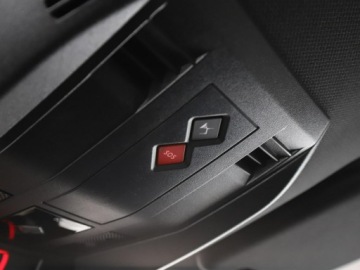  DS Automobiles DS 7 Crossback Performance Line+, zdjęcie 36