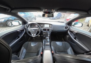 Volvo V40 II Cross Country D3 150KM 2013 Volvo V40 R-DESIGN D3 2,0 R5 150KM Automat 2.0 Diesel 150KM, zdjęcie 6