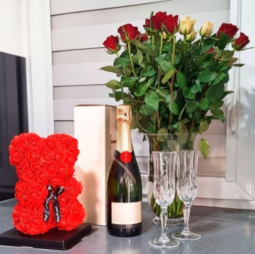 BEAR WITH ROSES RED 28cm BOX BOUQUET OF FLOWERS ORNAMENT GIFT FOR VALENTINE'S DAY