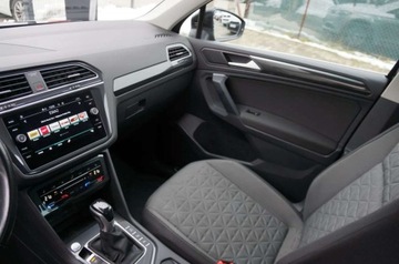 Volkswagen Tiguan II SUV Facelifting 2.0 TDI 150KM 2022 Volkswagen Tiguan 2.0 TDI CR 150 KM DSG, Kamera, Virtual, Salon PL, FV23,, zdjęcie 19