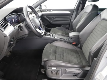 Volkswagen Passat B8 2022 Volkswagen Passat Variant 218kM | DCC | Hak | Alca, zdjęcie 8