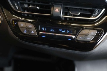 Toyota C-HR I Crossover Facelifting 1.8 Hybrid 122KM 2021 Toyota C-HR 1.8 Hybrid Style 1.8 Hybryda 122KM, zdjęcie 26