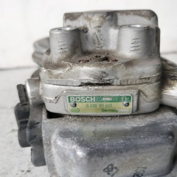 AUDI 80 B3 1.8 ROZDZIELACZ PALIWA 026133353 BOSCH