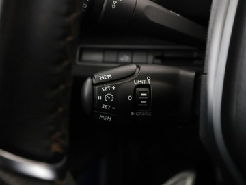 Peugeot 3008 II Crossover 1.2 PureTech 130KM 2018 Peugeot 3008 full LED półskóra navi el. fotele, zdjęcie 29