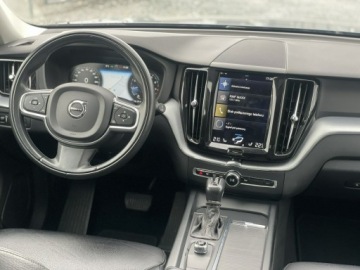 Volvo XC60 II Crossover T5 250KM 2018 Volvo XC 60 4x4 T5 Momentum 2018 kamera, zdjęcie 3