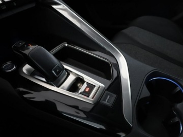 Peugeot 3008 II Crossover 1.2 PureTech 130KM 2018 Peugeot 3008 automat virtual cocpit półskóra, zdjęcie 30