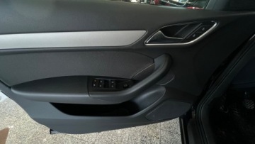 Audi Q3 I SUV 2.0 TDI 140KM 2013 Audi Q3 Q3 2,0 TDI 140 km Ledy 2.0 Diesel 140KM, zdjęcie 22