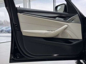 BMW Seria 5 G30-G31 Limuzyna 520d 190KM 2019 BMW Seria 5 520d xDrive Luxury Line Kamera cofania Nawigacja Salon Pols, zdjęcie 10