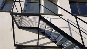 Schody metalowe zewnętrzne Csystem 15stopni+podest na odkosach na poddasze