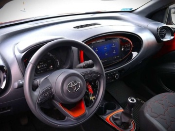 Toyota Aygo X 1.1 VVT-i 72KM 2022 Toyota Aygo X Executive 1,0 VVT-i 72 km Benzyna 72KM, zdjęcie 13