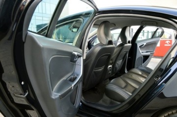 Volvo S60 II Sedan 2.0 D3 163KM 2011 Volvo S60 R-Desing 2,0D 163Km Ledy City Skóra, zdjęcie 8