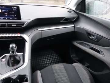 Peugeot 3008 II Crossover 1.2 PureTech 130KM 2017 Peugeot 3008 1.2 PureTech, Klima, Klimatronic, zdjęcie 7