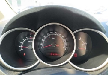 Kia Venga Mikrovan 1.6 CRDi 128KM 2015 Kia Venga 1.6 ON 128KM L Serwis ASO Gwarancja Podgrzewane fotele 1.6 Diesel, zdjęcie 12