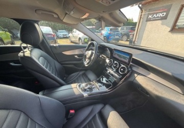 Mercedes Klasa C W205 Kombi Facelifting 2.0 300d 245KM 2020 Mercedes-Benz Klasa C Bogata wersja 2.0 Diesel 245KM, zdjęcie 18