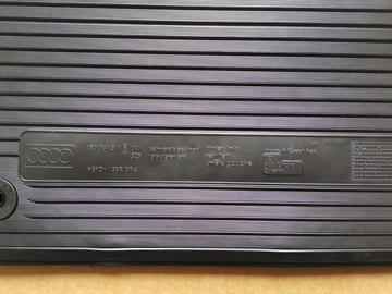 Коврики резиновые Audi A6 4B0061511B задние