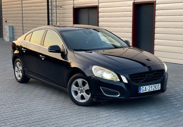 Volvo S60 II Sedan 2.0 D3 163KM 2010 Volvo S60 2.0 Diesel 163 Km D4 Momentum 2.0 Diesel 163KM, zdjęcie 1