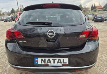 Opel Astra J GTC 1.4 Turbo ECOTEC 120KM 2015 Opel Astra NaviKameraPdcGrzaneFotele 1.4 Benzyna 120KM, zdjęcie 2