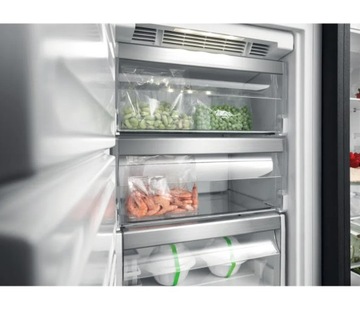 Встроенный комплект холодильника и морозильной камеры Whirlpool