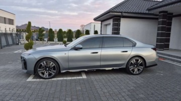 BMW Seria 7 G70 2023 BMW Seria 7 740i benzyna - 399 KM 3.0 Benzyna 326KM, zdjęcie 19
