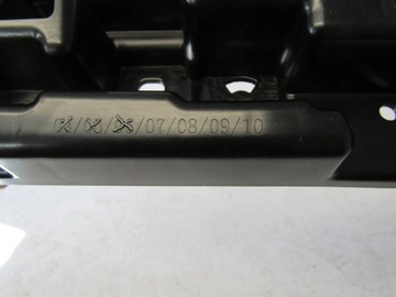 BMW 5 G30 G31 Кронштейн правого порога 51777387344