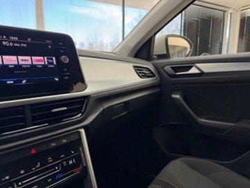 Volkswagen T-Roc I SUV Facelifting 1.5 TSI ACT 150KM 2023 Volkswagen T-Roc Life Kamera cofania LED CarPlayAndroid Auto Podgrzewan, zdjęcie 23