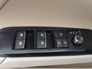 Toyota Camry IX Sedan 2.5 Hybrid Dynamic Force 218KM 2020 Toyota Camry 2.5 Hybrid Executive CVT 2.5 Hybrid E, zdjęcie 17