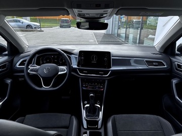 Volkswagen T-Roc I SUV Facelifting 1.5 TSI ACT 150KM 2025 Volkswagen T-Roc Final Edition 1.5 TSI 150 KM DSG, zdjęcie 3