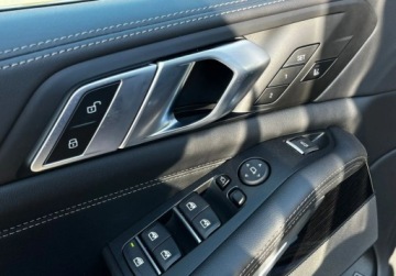 BMW X5 G05 SUV Plug-In Facelifting 3.0 50e 490KM 2025 BMW X5 Samochod DEMO dostepny z leasingiem 100 BMW Bonkowscy Wroclaw, zdjęcie 18