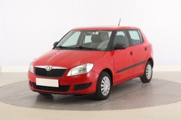 Skoda Fabia II Hatchback Facelifting 1.2 HTP 60KM 2011 Skoda Fabia 1.2, Klima, zdjęcie 1