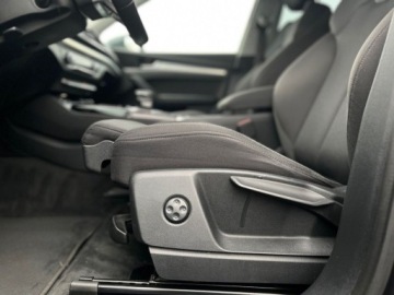 Audi Q5 II SUV Facelifting 2.0 40 TDI 204KM 2021 Audi Q5 VAT23 Ambiente Smartphone interface Kamera 2.0 Diesel 204KM, zdjęcie 10