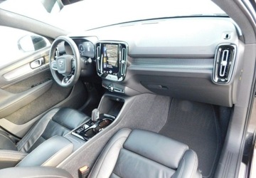 Volvo XC40 Crossover Facelifting 2.0 B4 197KM 2022 Volvo XC 40 2.0T R-Design z Gwarancja Model 2022r 2.0 Benzyna 197KM, zdjęcie 7