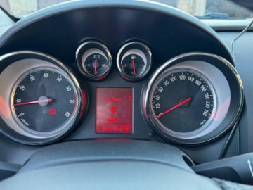 Opel Astra J Sedan 1.4 Turbo ECOTEC 140KM 2013 Opel Astra 1.4 benzyna 140KM 2013r Automat, zdjęcie 3