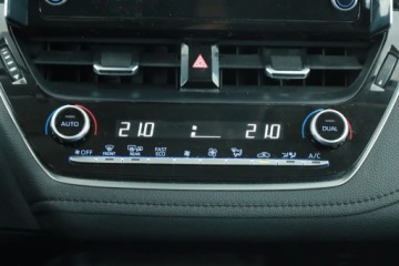 Toyota Corolla XII Sedan 1.8 Hybrid 122KM 2020 Toyota Corolla 1.8 Hybrid, Salon Polska, Automat, zdjęcie 9
