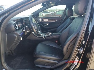 Mercedes Klasa E W213 2019 Mercedes-Benz Klasa E 2019r., E300 RWD, 2.0L 2.0 Benzyna 241KM, zdjęcie 7