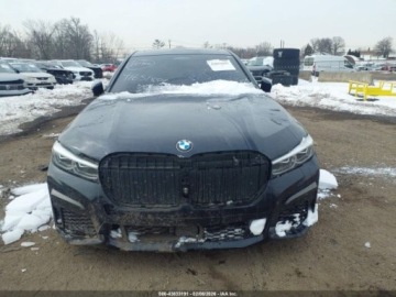 BMW Seria 7 G70 2022 BMW Seria 7 750 I XDRIVE, 2022r., 4x4, 4.4L 4.4 Benzyna 523KM, zdjęcie 6