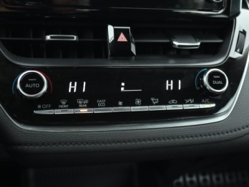 Toyota Corolla XII Sedan 1.5 VVT-i 125KM 2022 Toyota Corolla 1.5 VVT-i, Salon Polska, zdjęcie 12