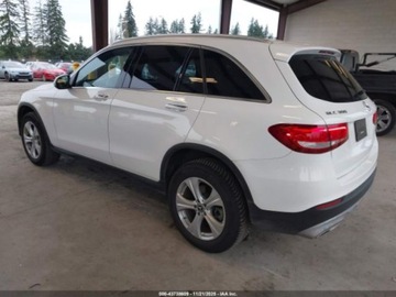 Mercedes GLC C253 2018 Mercedes-Benz GLC 300 4Matic 2018 2.0L 2.0 Benzyna 241KM, zdjęcie 3