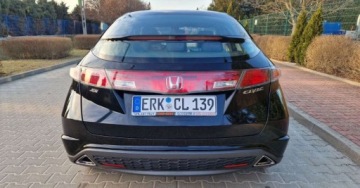 Honda Civic VIII Hatchback 3d 2.2 i-CTDi 140KM 2007 Honda Civic Honda Civic 2.2i-CTDi DPF Executive 2.2 Diesel 140KM, zdjęcie 7