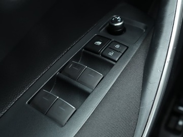 Toyota Corolla XII Sedan 1.5 VVT-i 125KM 2022 Toyota Corolla 1.5 VVT-i, Salon Polska, zdjęcie 17