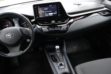 Toyota C-HR I Crossover Facelifting 1.8 Hybrid 122KM 2022 Toyota C-HR 1.8 Hybrid, Serwis ASO, Automat, zdjęcie 7