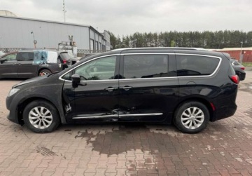 Chrysler Pacifica II 2018 Chrysler Pacifica 2018 Chrysler Pacifica kamery 360 auto w Polsce po akcyz, zdjęcie 6