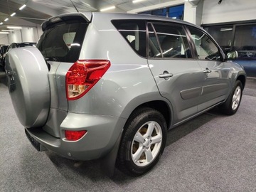 Toyota RAV4 III MPV 2.0 i 16V 152KM 2006 Toyota Rav 4 2.0 benzyna, 105 tys km, Pełny serwis, zdjęcie 3