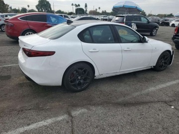 Alfa Romeo Giulia II Sedan Facelifting 2.0 Turbo 280KM 2022 Alfa Romeo Giulia Super 2022 2.0l 2.0 Benzyna 280KM, zdjęcie 3