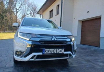 Mitsubishi Outlander III SUV PHEV Facelifting 2020 2.4 PHEV 224KM 2020 Mitsubishi Outlander Mitsubishi Outlander 2.4 4WD Diamant 2.4 224KM, zdjęcie 5