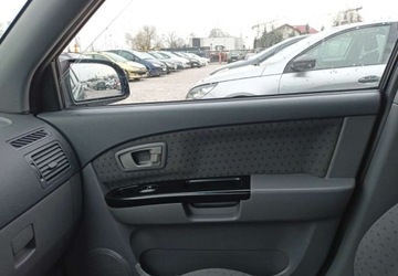 Kia Carens III 2.0 CRDi VGT 140KM 2006 Kia Carens Kia Carens 2.0 Diesel 140KM, zdjęcie 11