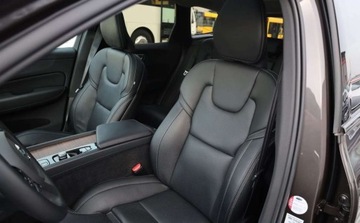 Volvo XC60 II 2023 Volvo XC 60 Volvo XC 60 T6 AWD Plug-In Hybrid R-Design 2.0 Hybryda Plug-in, zdjęcie 23