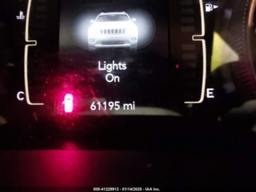 Jeep Cherokee V 2021 Jeep Cherokee 2021r., Latitude LUX, od ubezpieczalni 3.2 Benzyna 271KM, zdjęcie 8